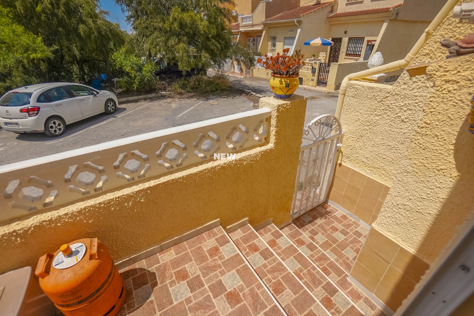 Resale - Townhouse - La Marina - Urb. La Marina