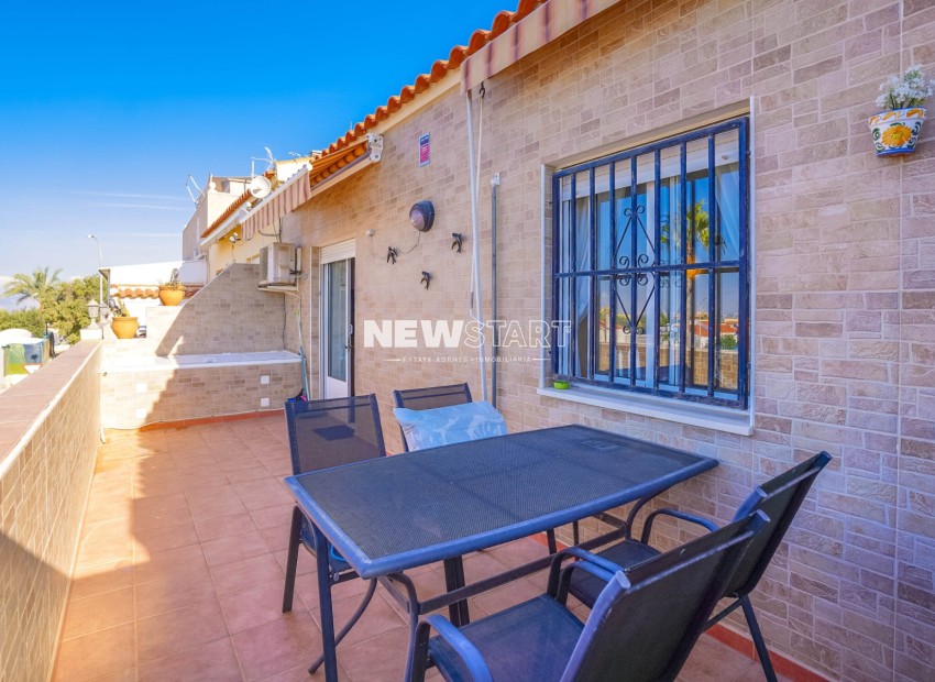 Resale - Townhouse - La Marina - Urb. La Marina