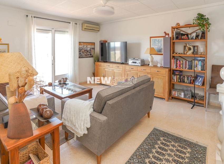 Resale - Townhouse - La Marina - Urb. La Marina
