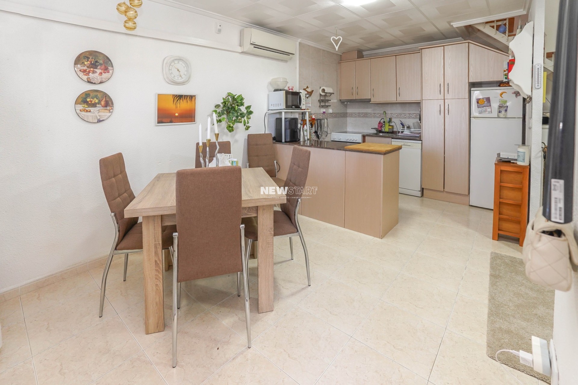 Resale - Townhouse - La Marina - Urb. La Marina