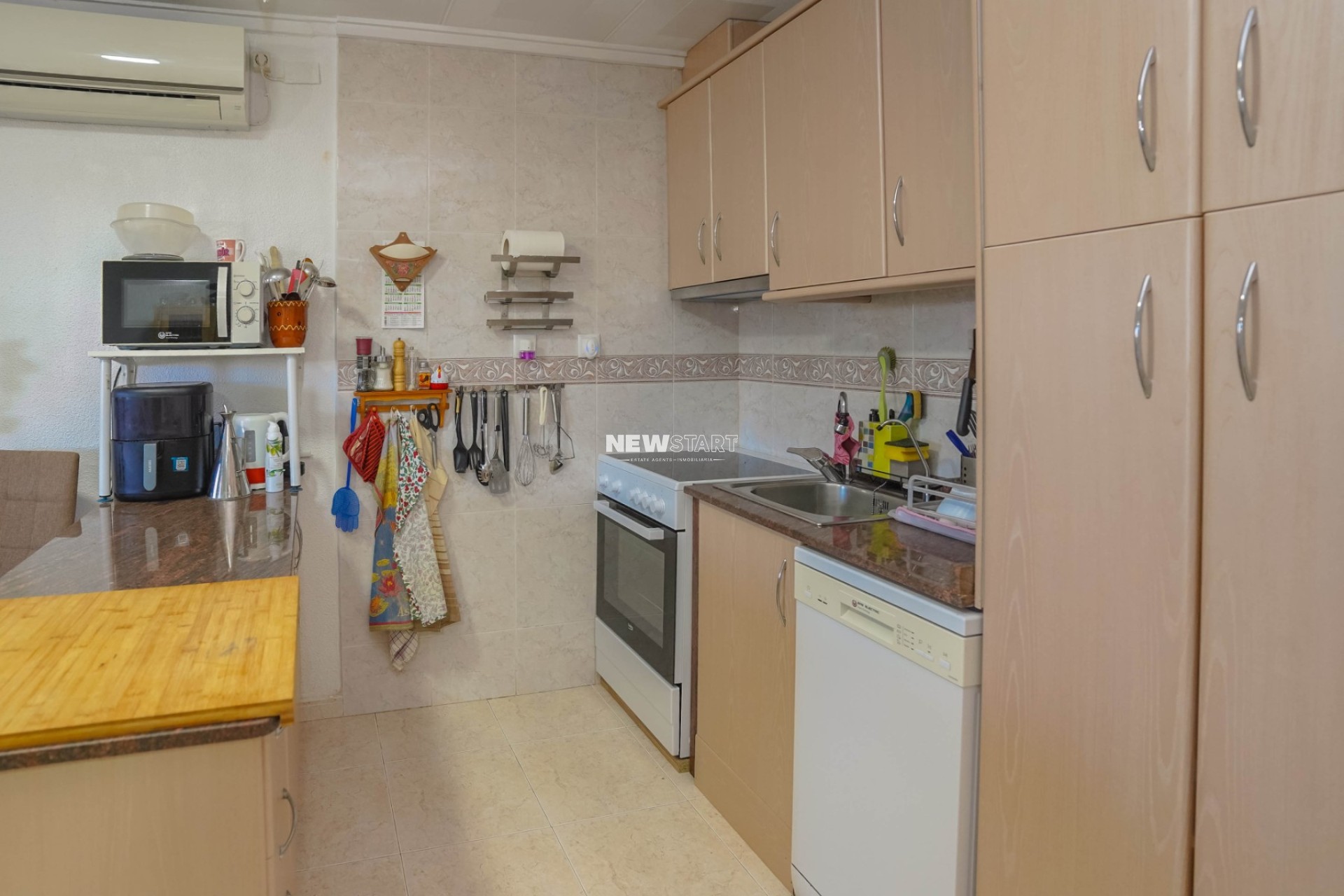 Resale - Townhouse - La Marina - Urb. La Marina