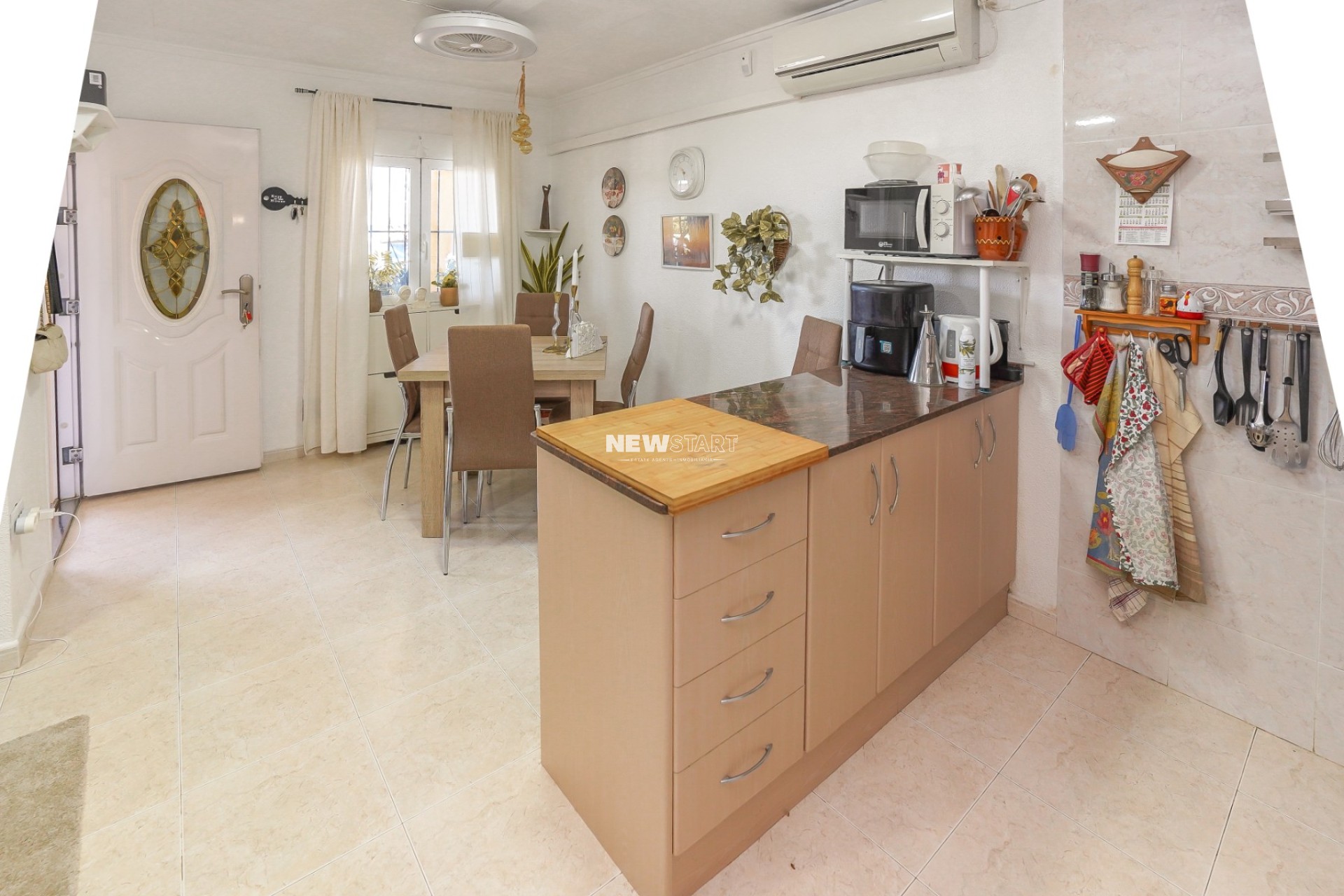 Resale - Townhouse - La Marina - Urb. La Marina