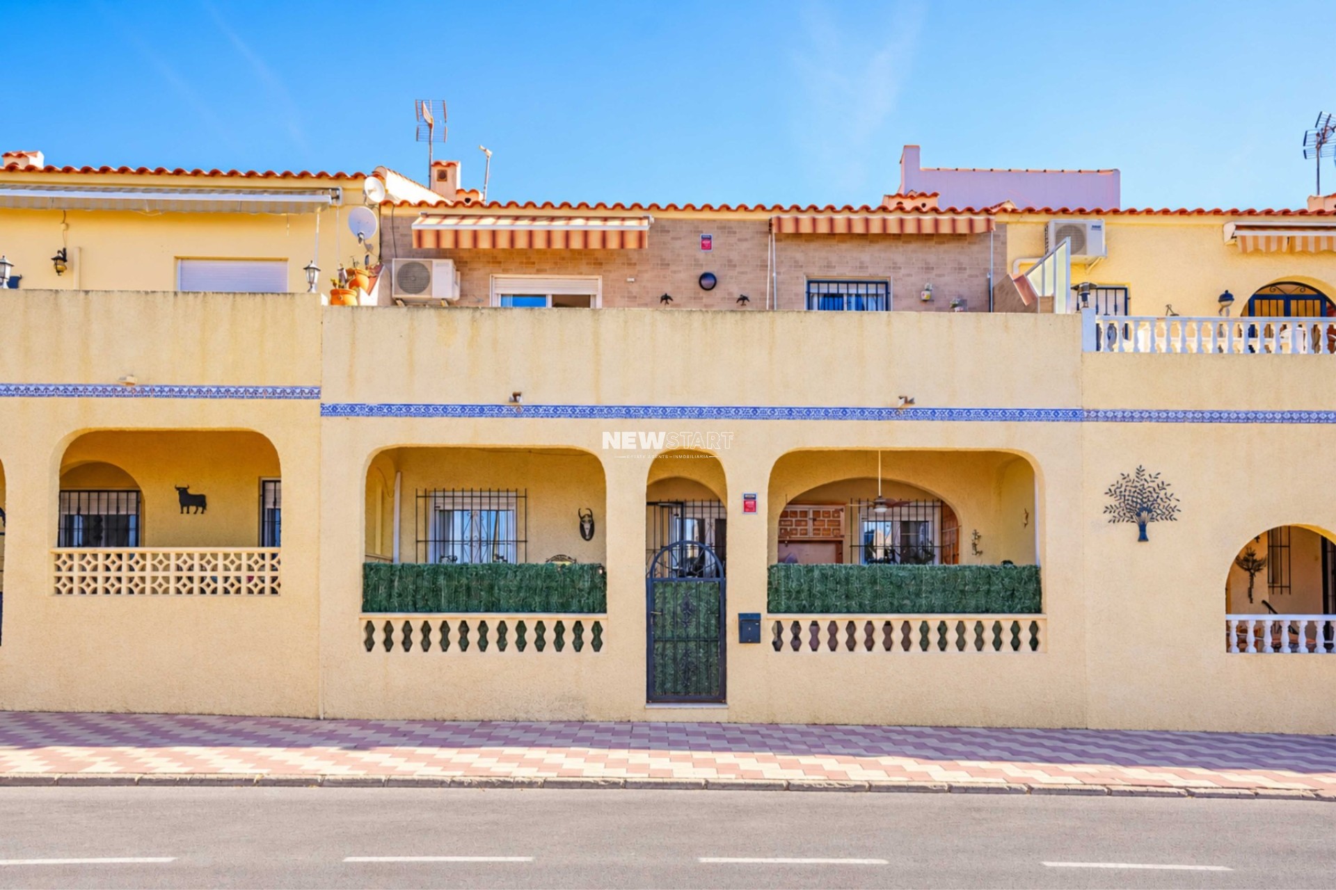 Resale - Townhouse - La Marina - Urb. La Marina