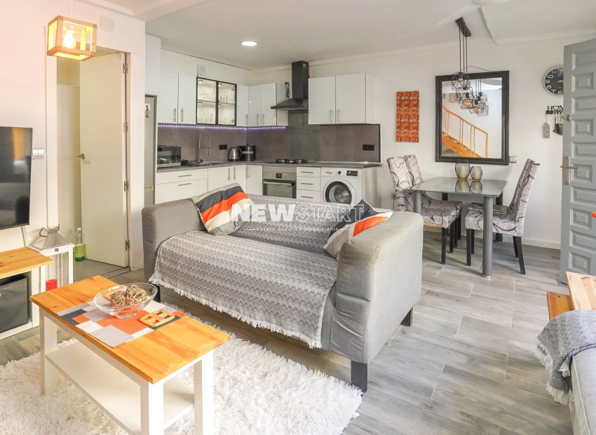 Resale - Townhouse - La Marina - Urb. La Marina