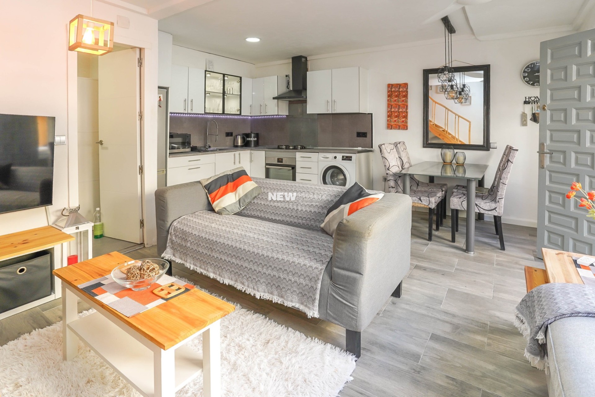 Resale - Townhouse - La Marina - Urb. La Marina