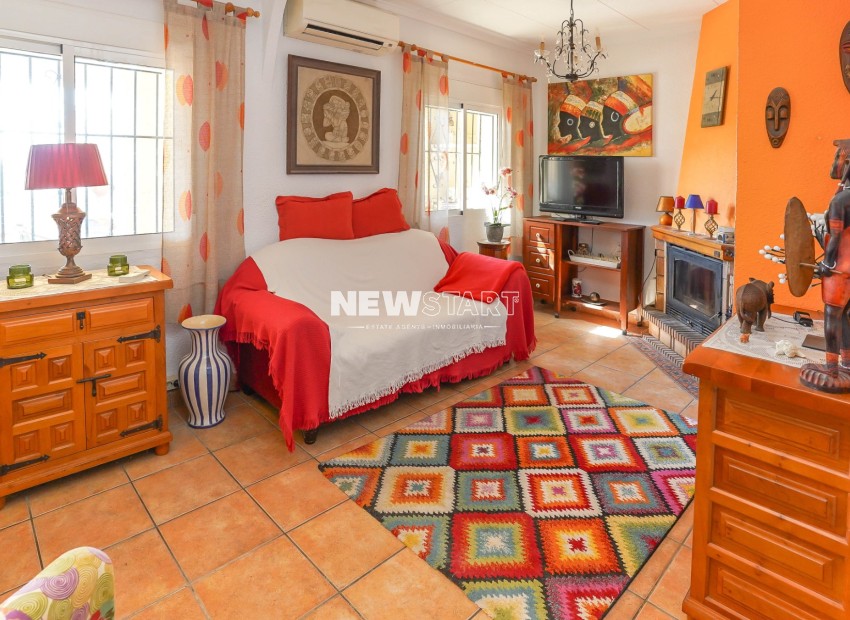 Resale - Townhouse - La Marina - Urb. La Marina