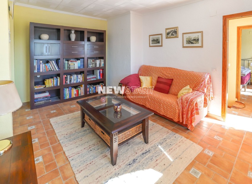 Resale - Townhouse - La Marina - Urb. La Marina