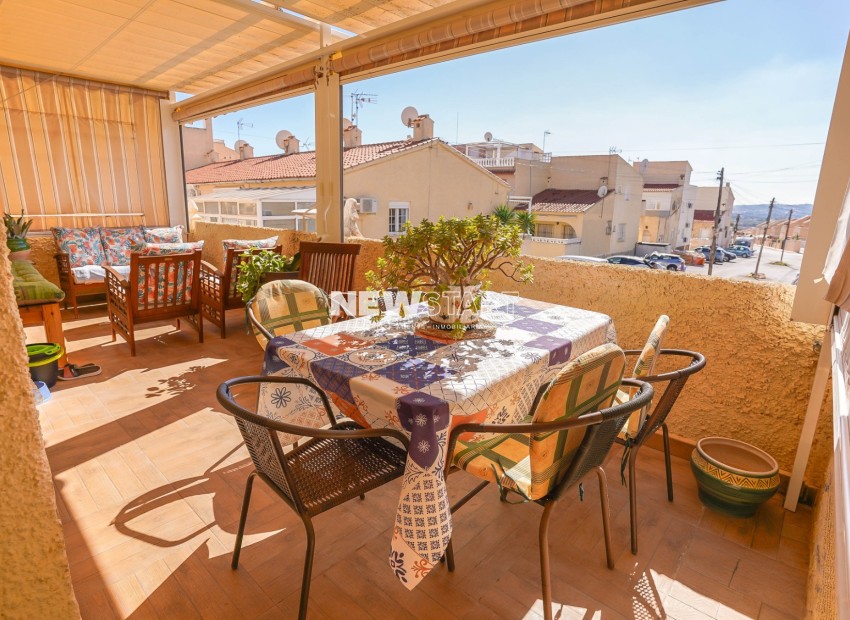 Resale - Townhouse - La Marina - Urb. La Marina