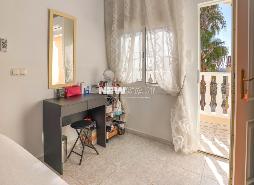 Resale - Townhouse - La Marina - Urb. La Marina