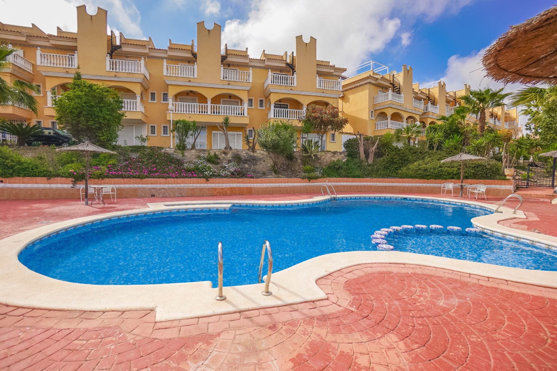 Resale - Townhouse - La Marina - Urb. La Marina