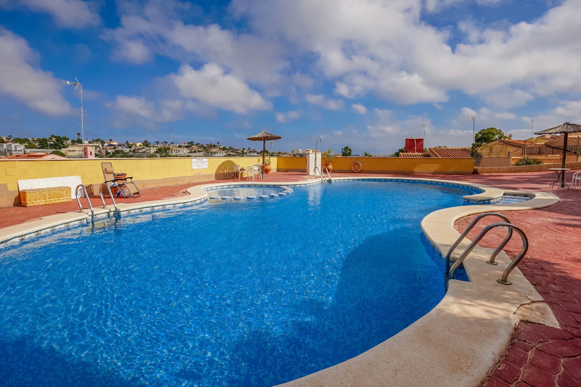 Resale - Townhouse - La Marina - Urb. La Marina