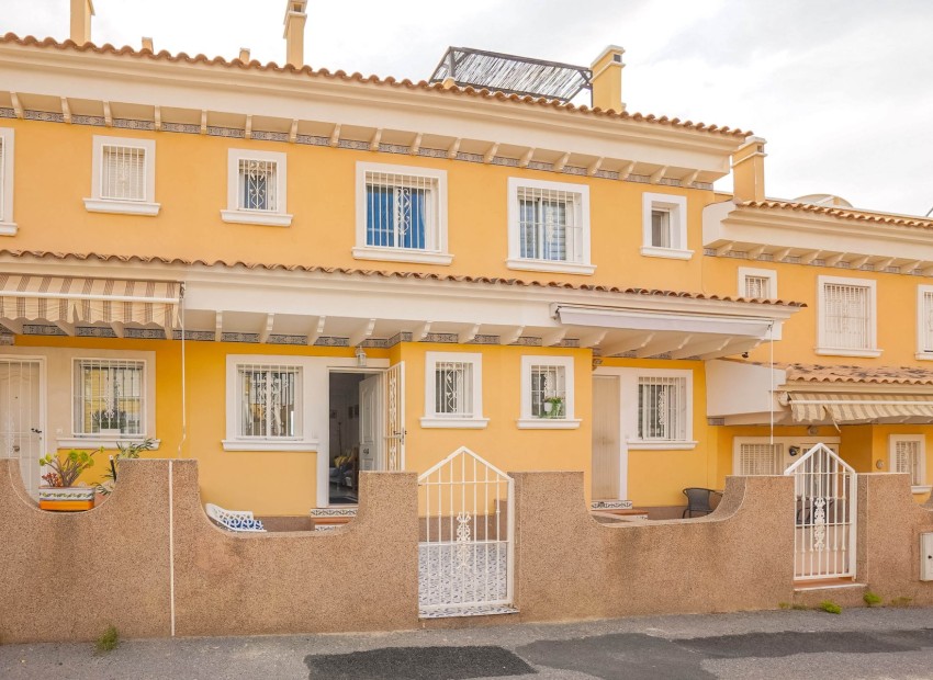 Resale - Townhouse - La Marina - Urb. La Marina