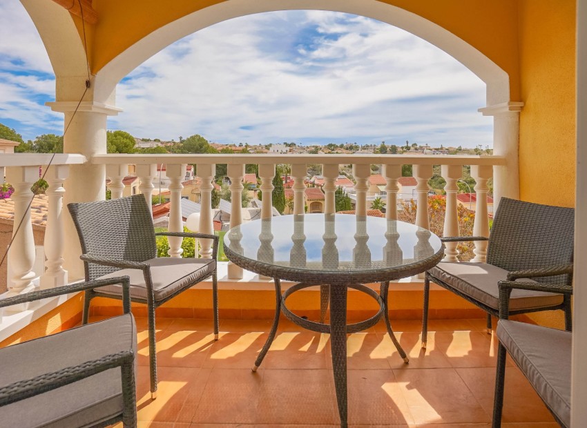 Resale - Townhouse - La Marina - Urb. La Marina