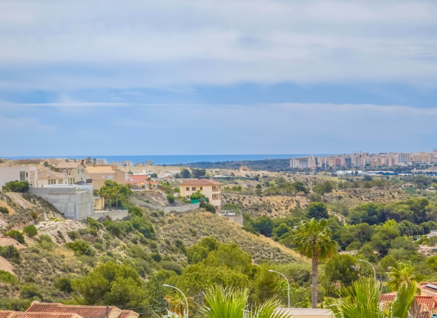 Resale - Townhouse - La Marina - Urb. La Marina