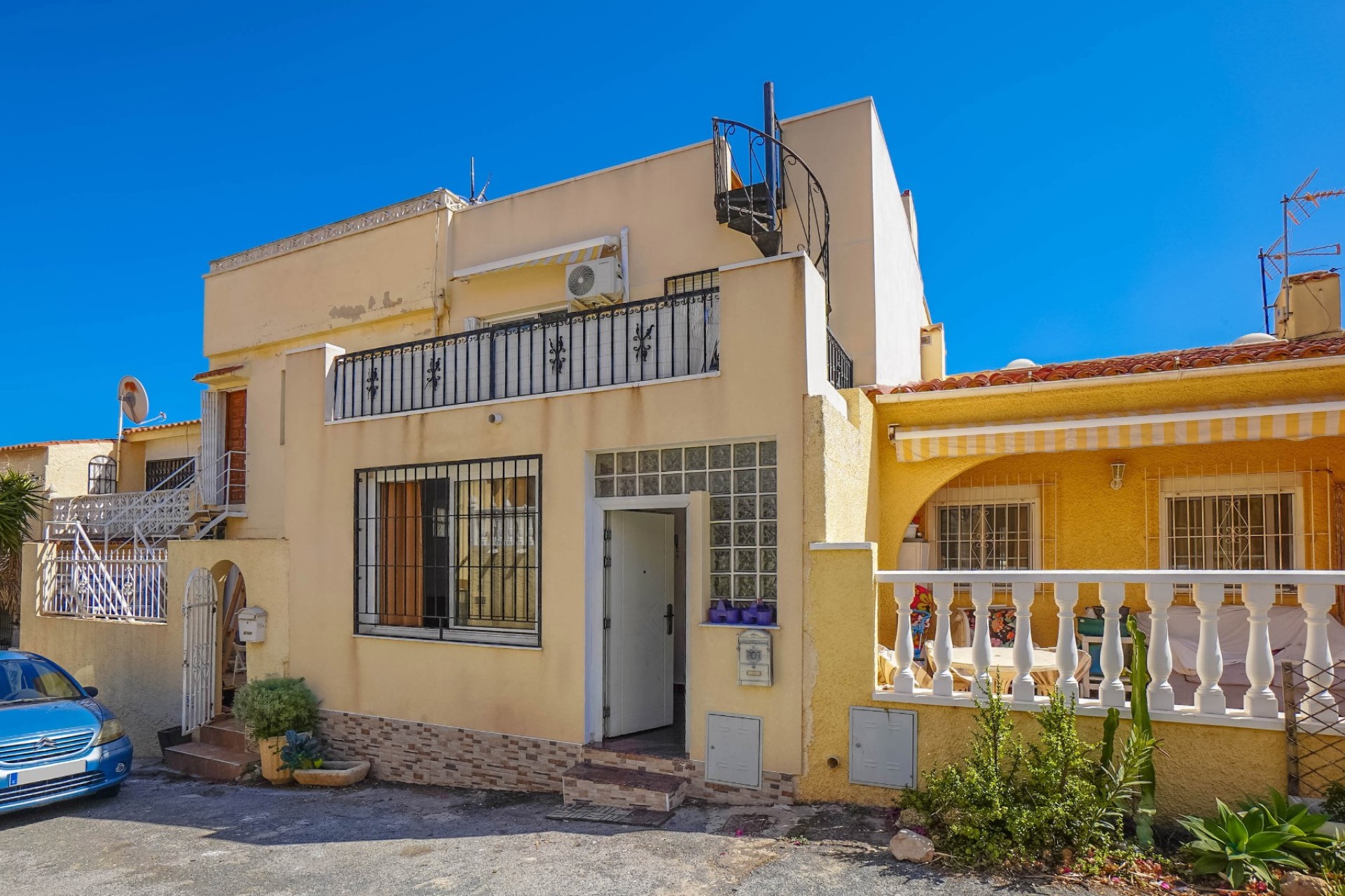 Resale - Townhouse - La Marina - Urb. La Marina