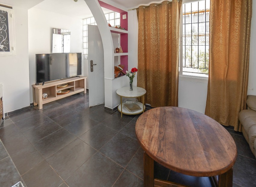 Resale - Townhouse - La Marina - Urb. La Marina