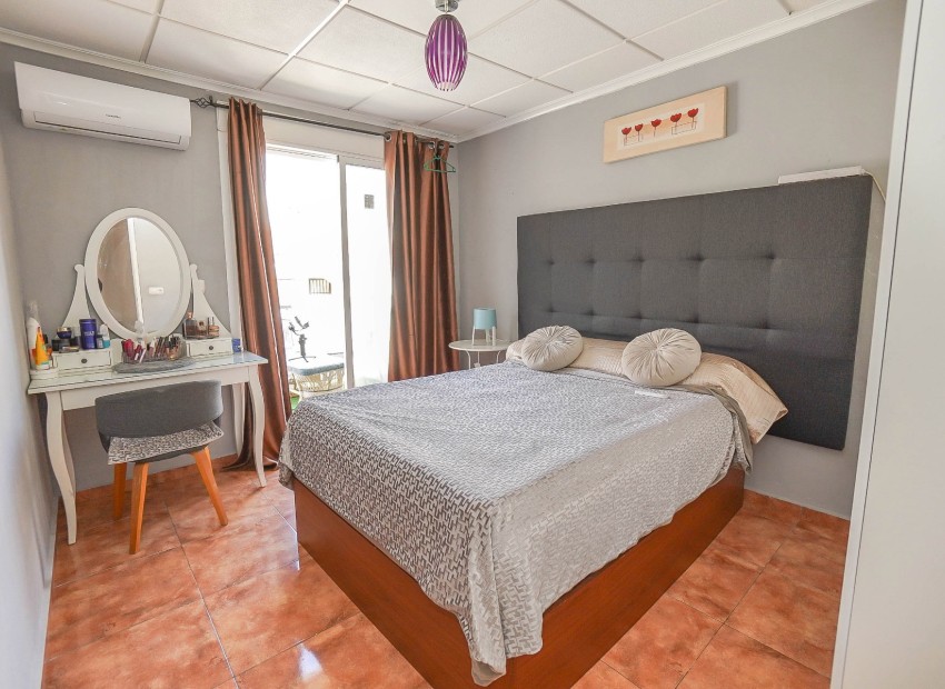 Resale - Townhouse - La Marina - Urb. La Marina