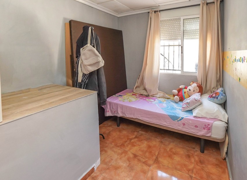 Resale - Townhouse - La Marina - Urb. La Marina