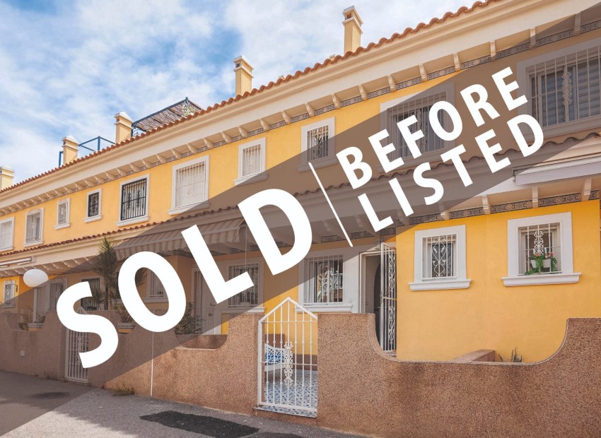 Resale - Townhouse - La Marina - Urb. La Marina