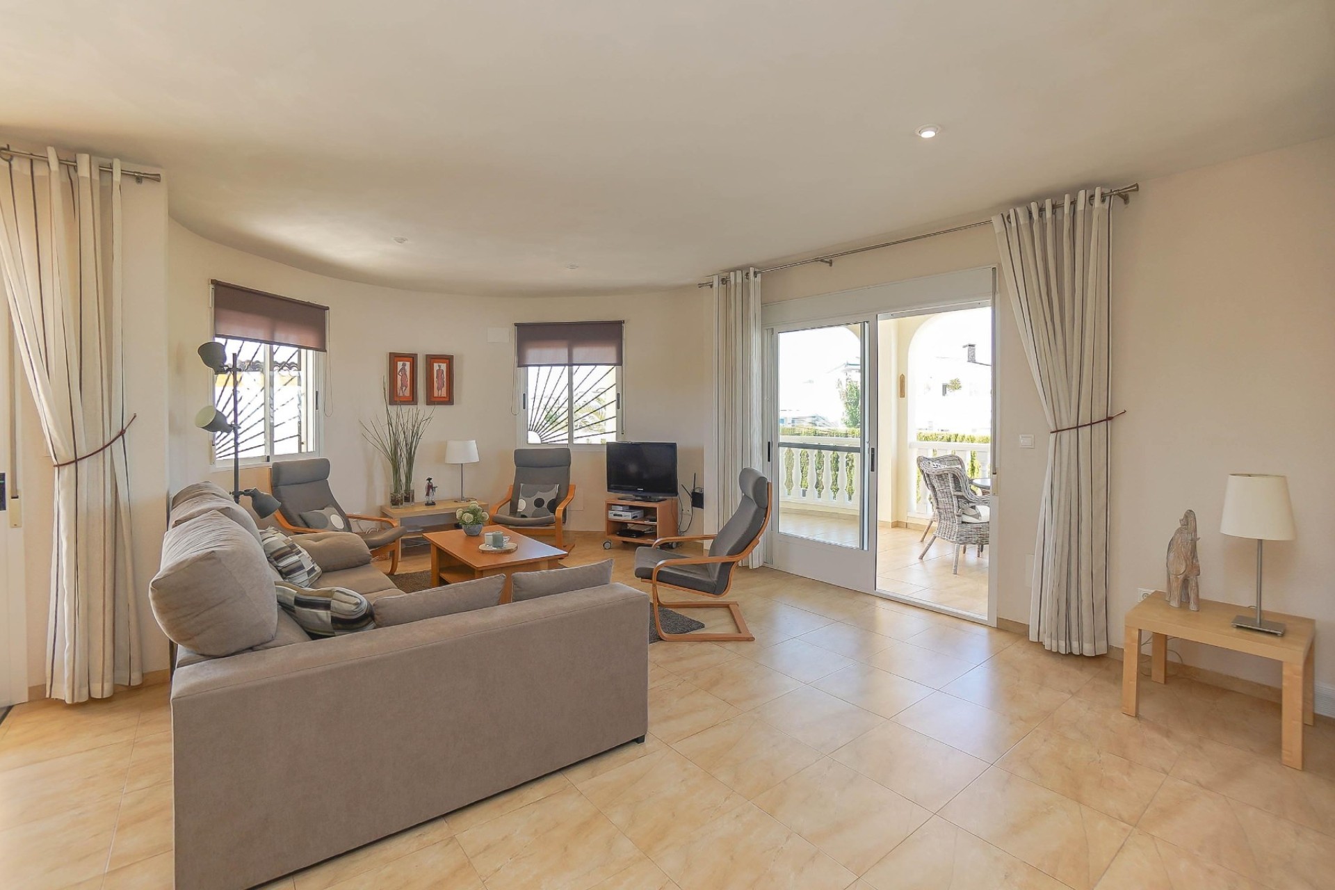 Resale - Villa - La Marina - Urb. El Oasis