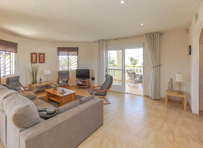 Resale - Villa - La Marina - Urb. El Oasis
