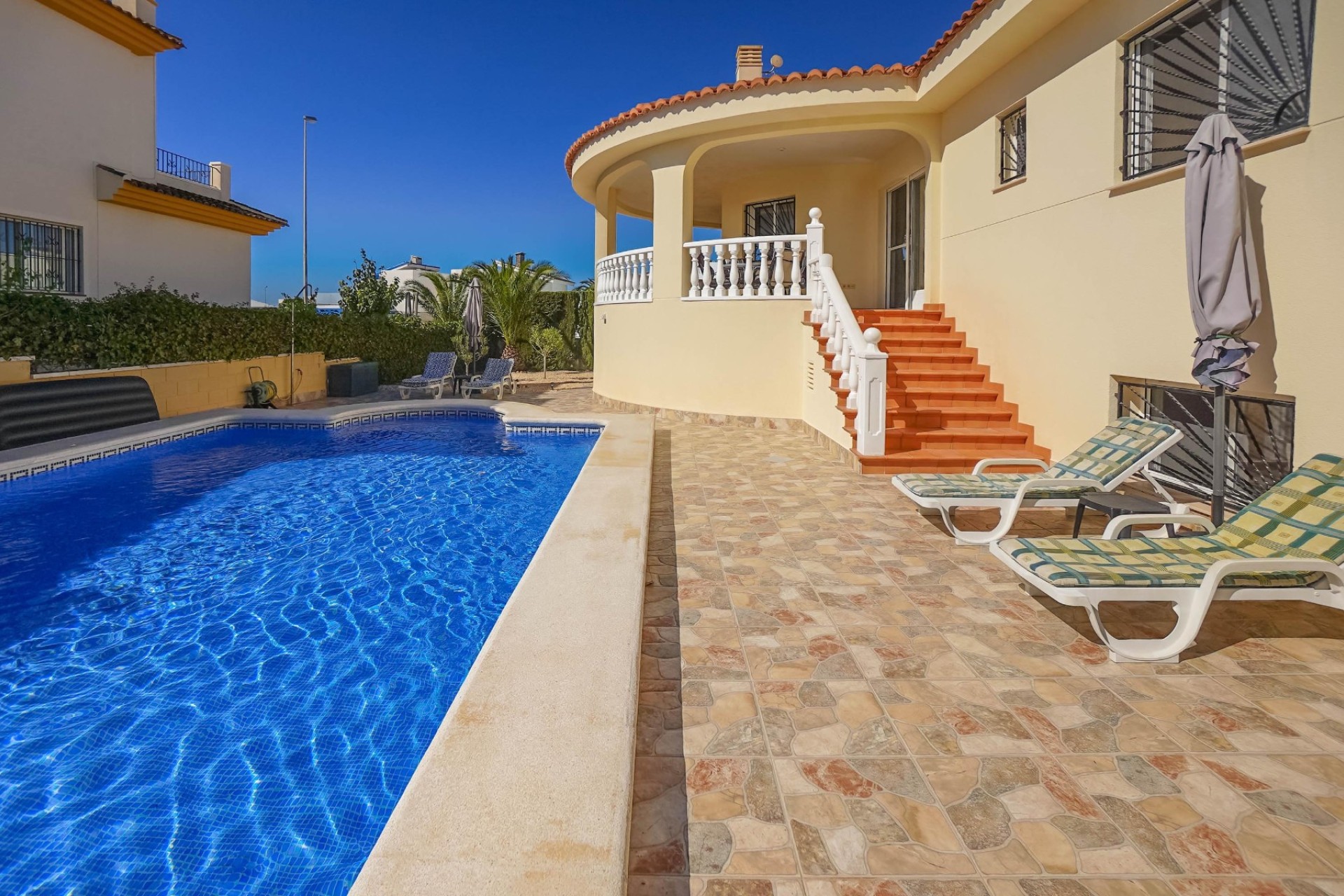 Resale - Villa - La Marina - Urb. El Oasis