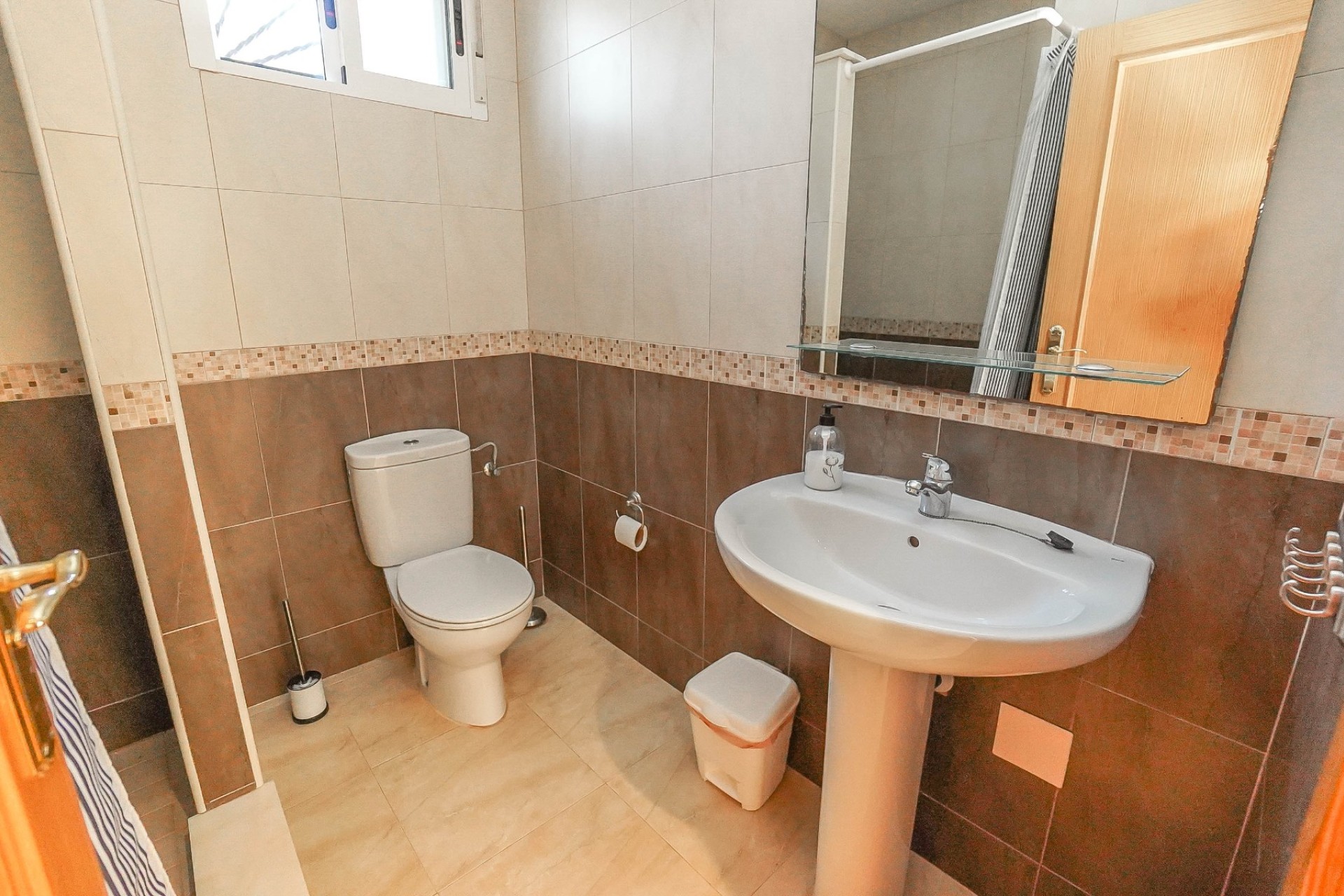 Resale - Villa - La Marina - Urb. El Oasis