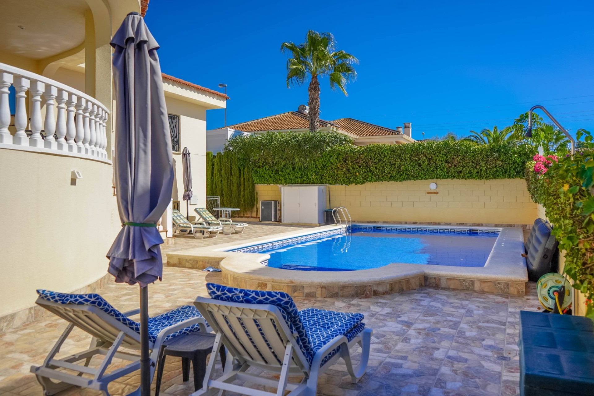 Resale - Villa - La Marina - Urb. El Oasis