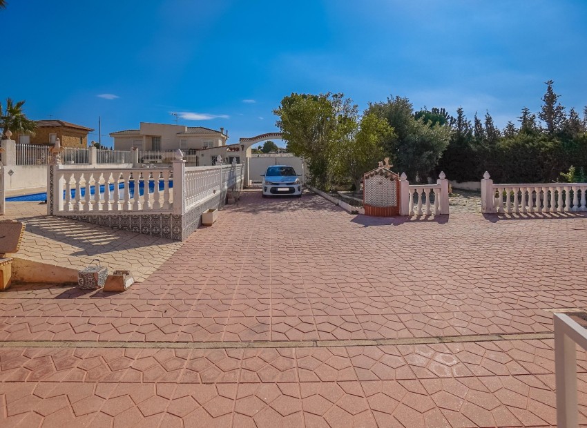 Resale - Villa - La Marina - Urb. La Escuera