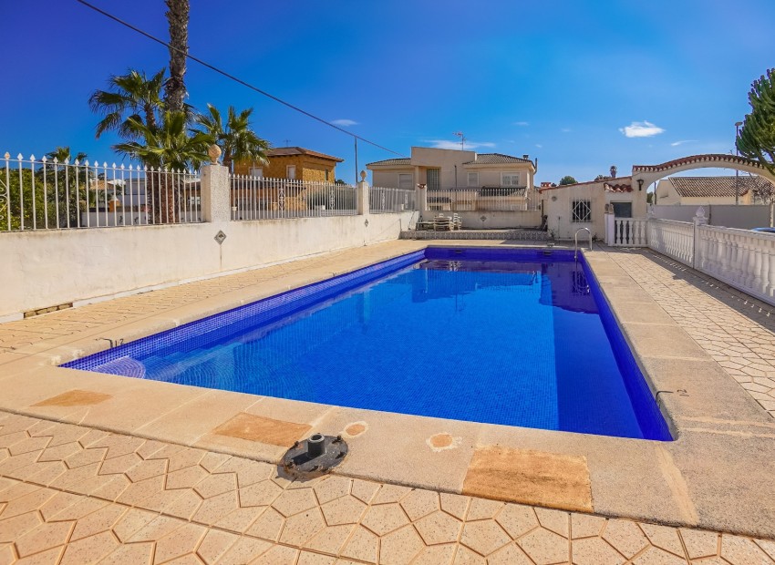 Resale - Villa - La Marina - Urb. La Escuera