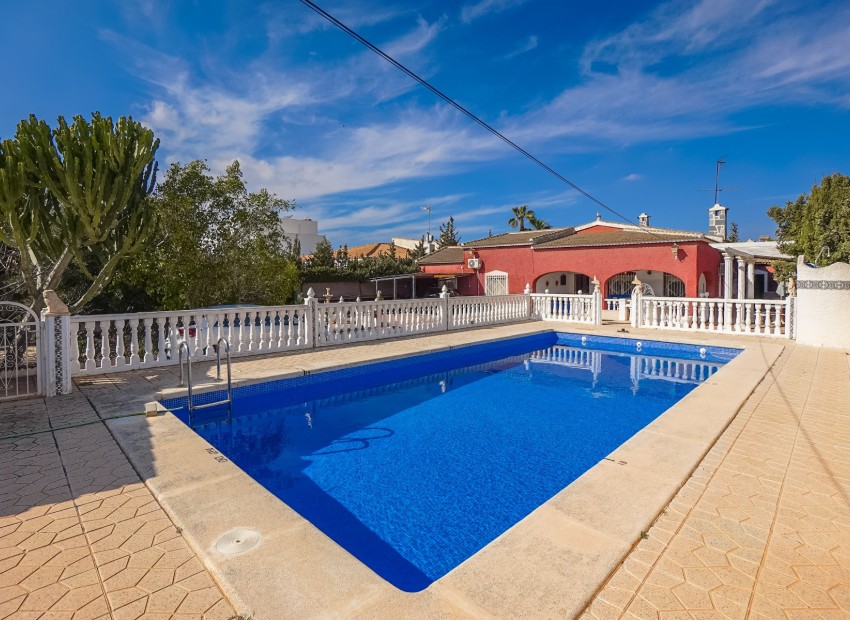 Resale - Villa - La Marina - Urb. La Escuera
