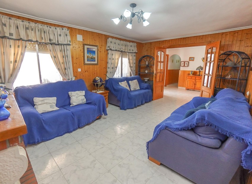 Resale - Villa - La Marina - Urb. La Escuera