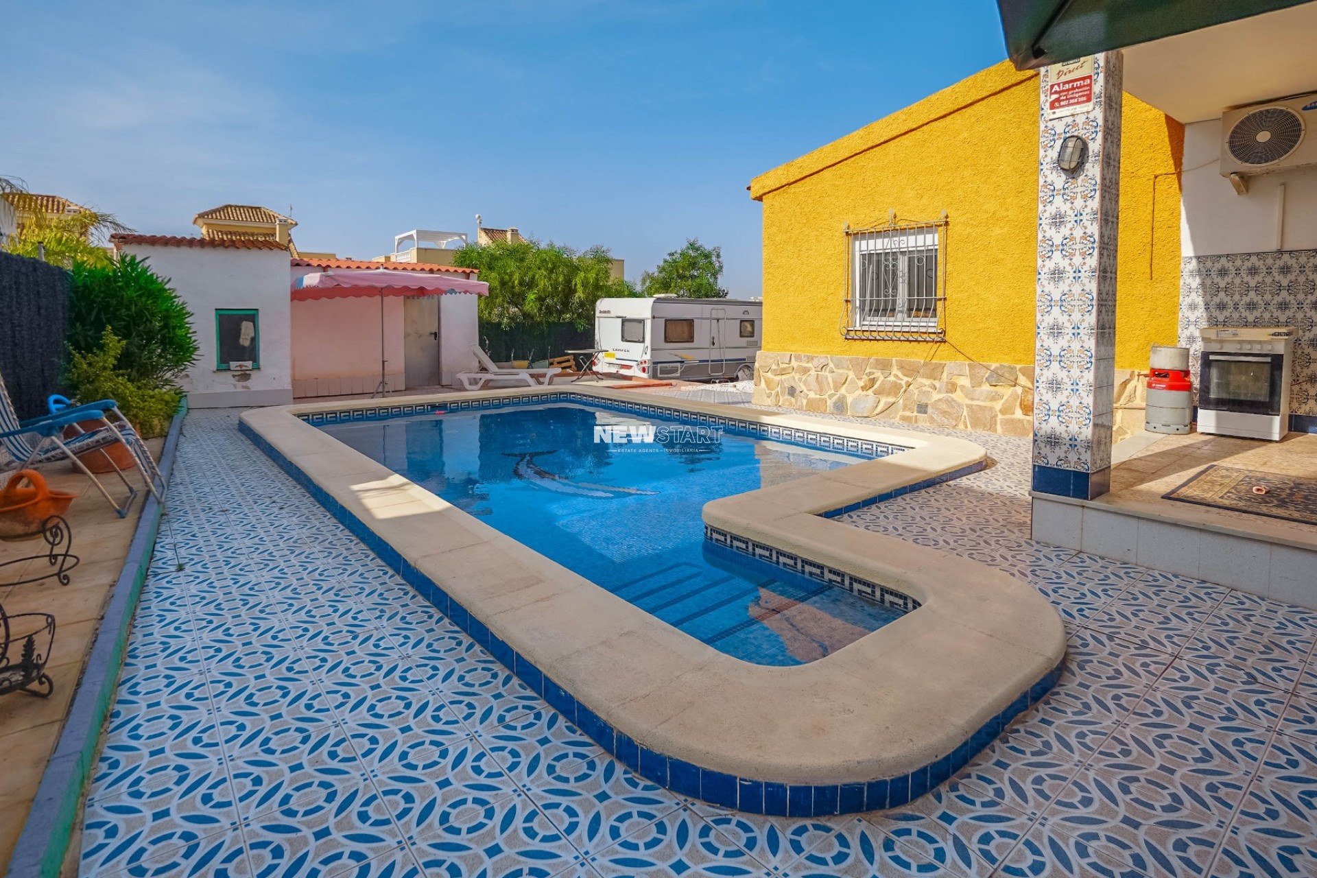 Resale - Villa - La Marina - Urb. La Marina