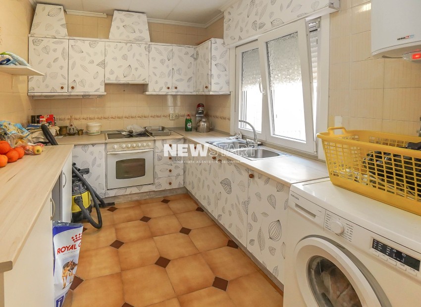 Resale - Villa - La Marina - Urb. La Marina