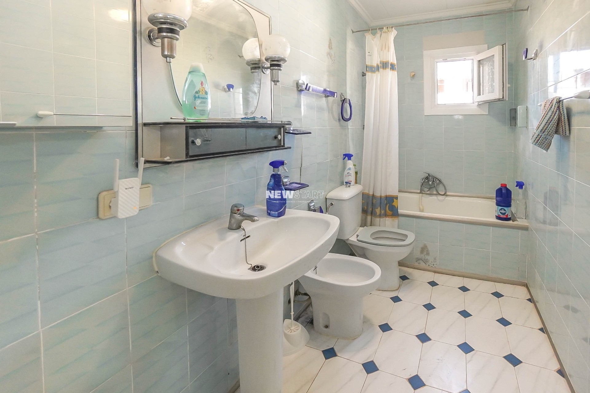 Resale - Villa - La Marina - Urb. La Marina