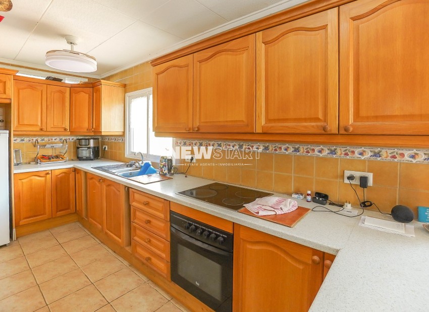 Resale - Villa - La Marina - Urb. La Marina