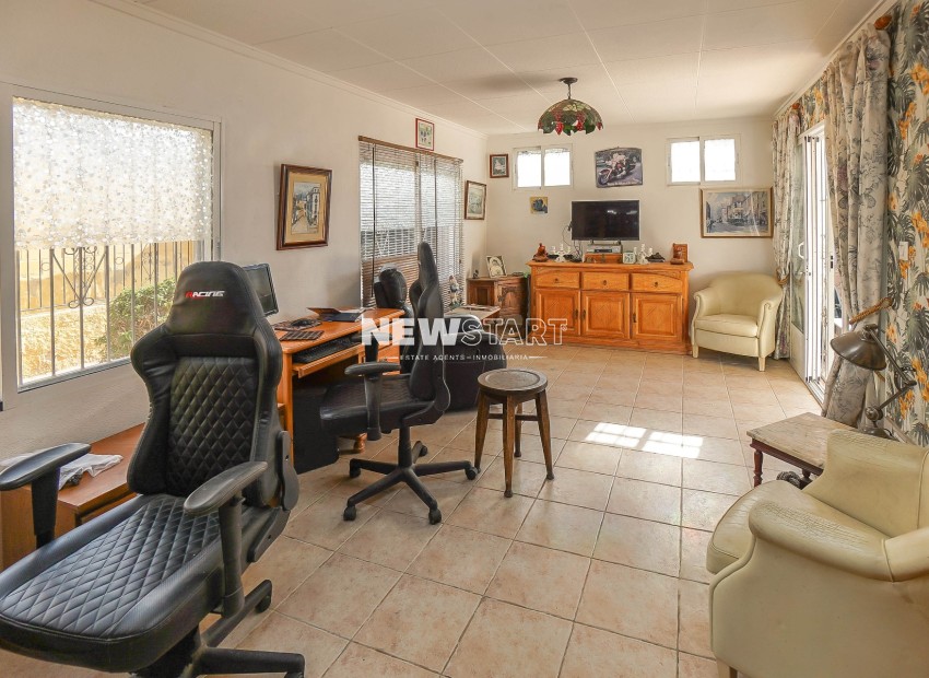 Resale - Villa - La Marina - Urb. La Marina