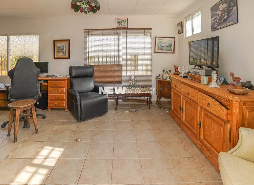 Resale - Villa - La Marina - Urb. La Marina