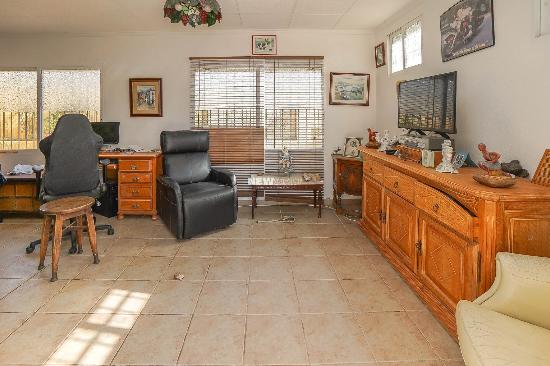 Resale - Villa - La Marina - Urb. La Marina