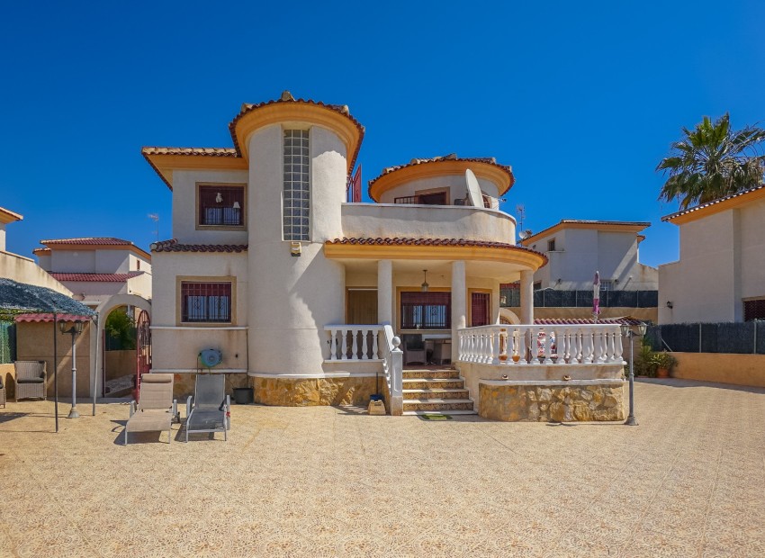 Resale - Villa - La Marina - Urb. La Marina