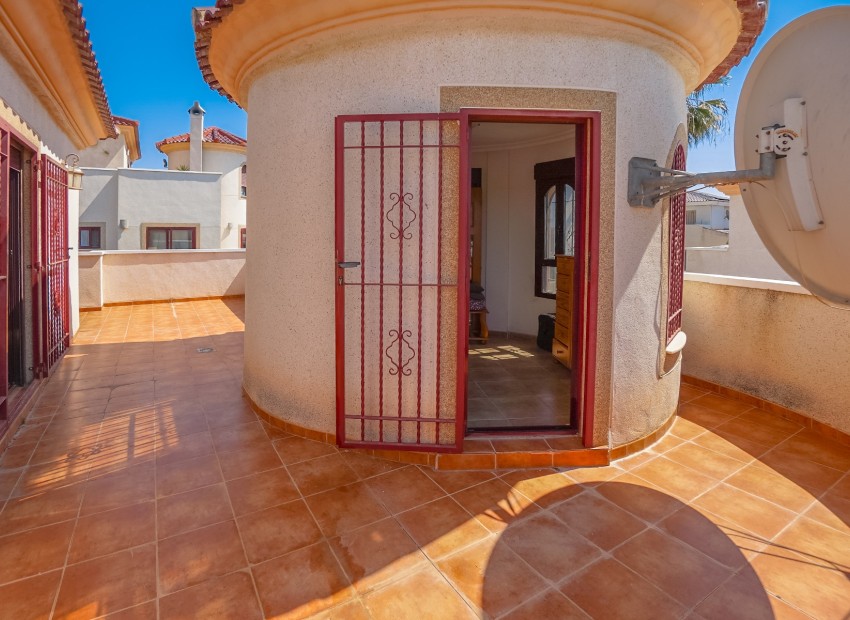 Resale - Villa - La Marina - Urb. La Marina