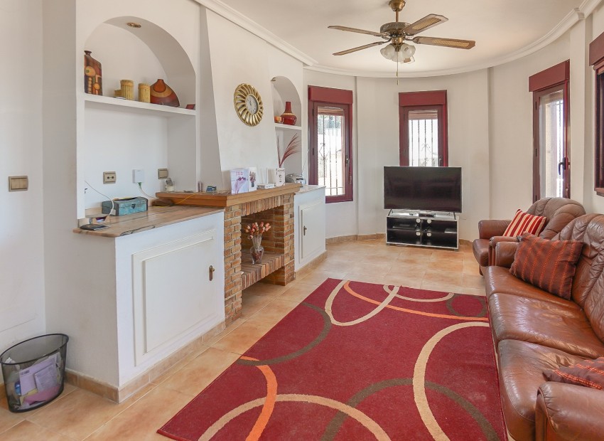 Resale - Villa - La Marina - Urb. La Marina