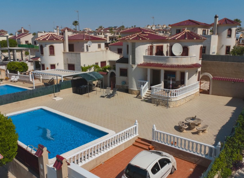 Resale - Villa - La Marina - Urb. La Marina
