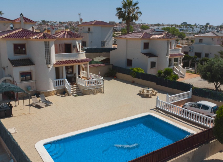Resale - Villa - La Marina - Urb. La Marina