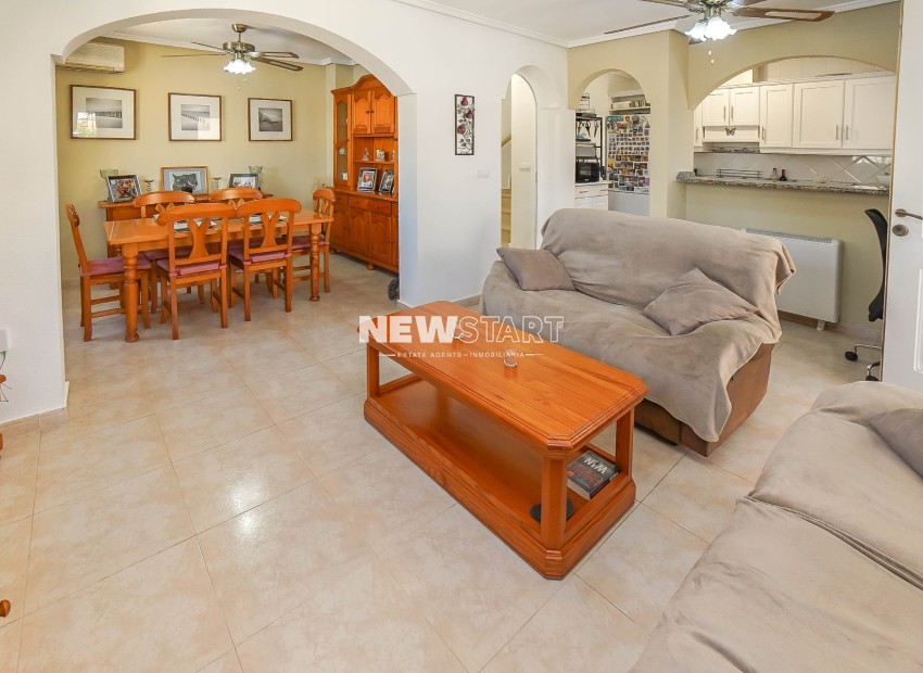 Reventa - Adosado - La Marina - Urb. El Oasis