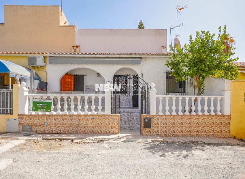 Reventa - Bungalow - La Marina - Urb. La Marina