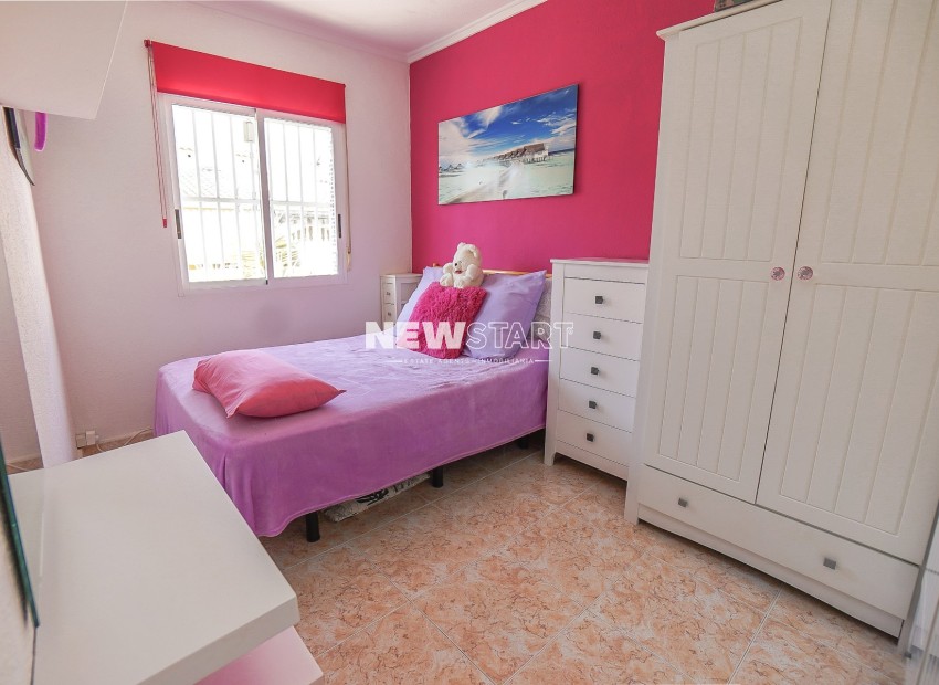 Reventa - Casa adosada - La Marina - Urb. La Marina