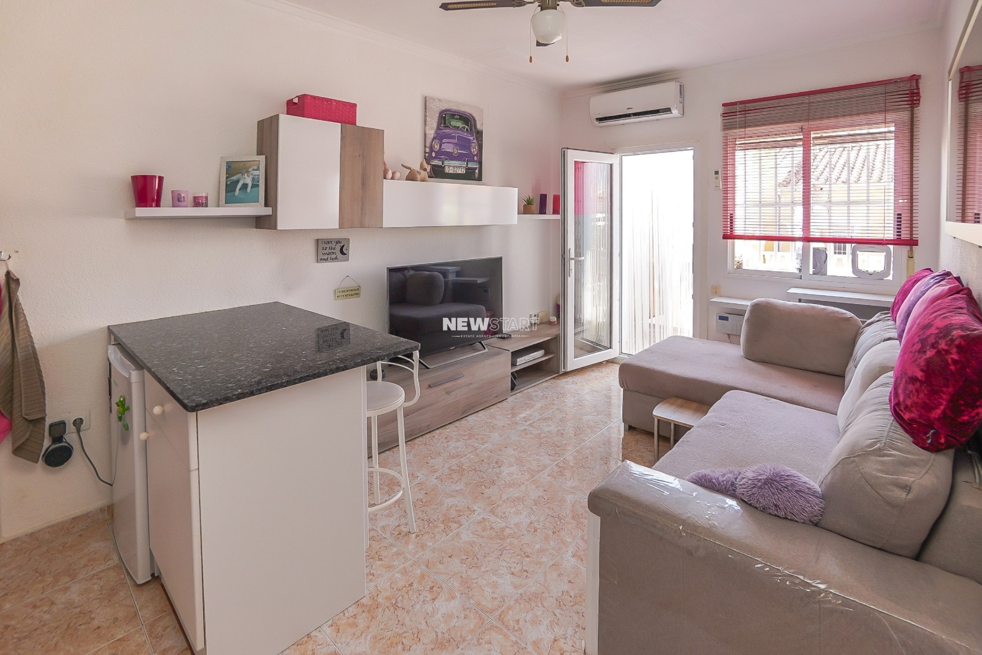 Reventa - Casa adosada - La Marina - Urb. La Marina