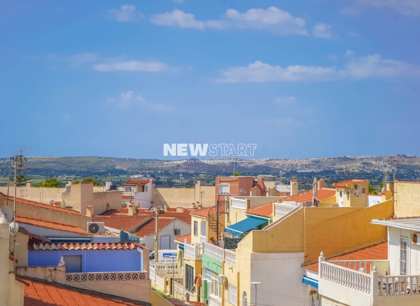 Reventa - Casa adosada - La Marina - Urb. La Marina