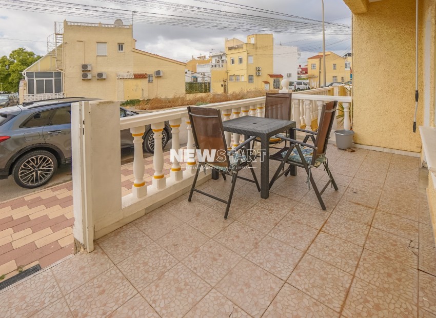 Reventa - Casa adosada - La Marina - Urb. La Marina